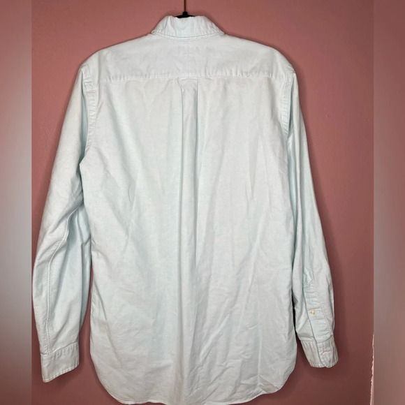 Ralph Lauren Shirt
Baby blue color
Pit to pit measurement is about 20 inches - Picture 3 of 5